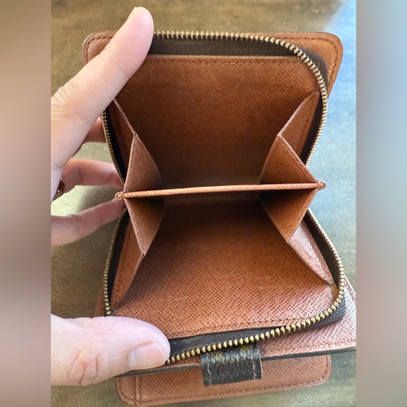 Louis Vuitton Authentic Compact Zip Bifold Monogram Wallet - Picture 6 of 16